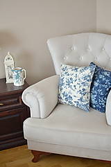 Úžitkový textil - Modrý kvetovaný vankúš - 15865412_
