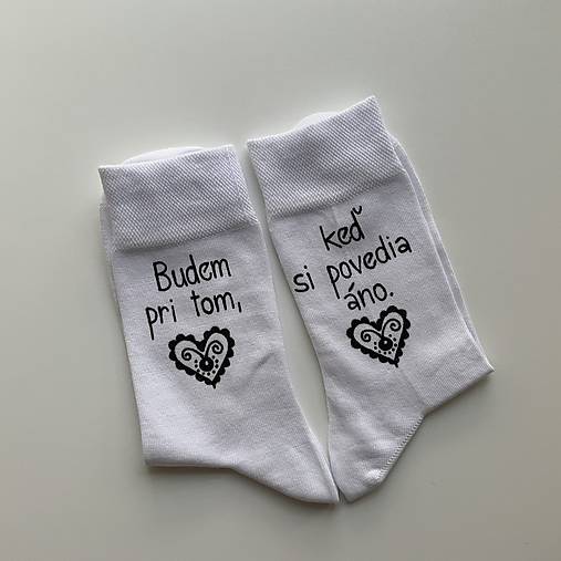 Maľované ponožky (pre svedkyňu s nápisom "Budem pri tom, keď si povedia áno" ()