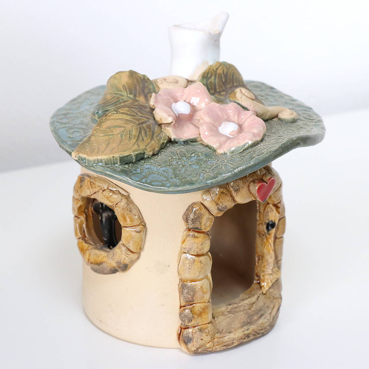 Svietnik Keramický domček so srdiečkom