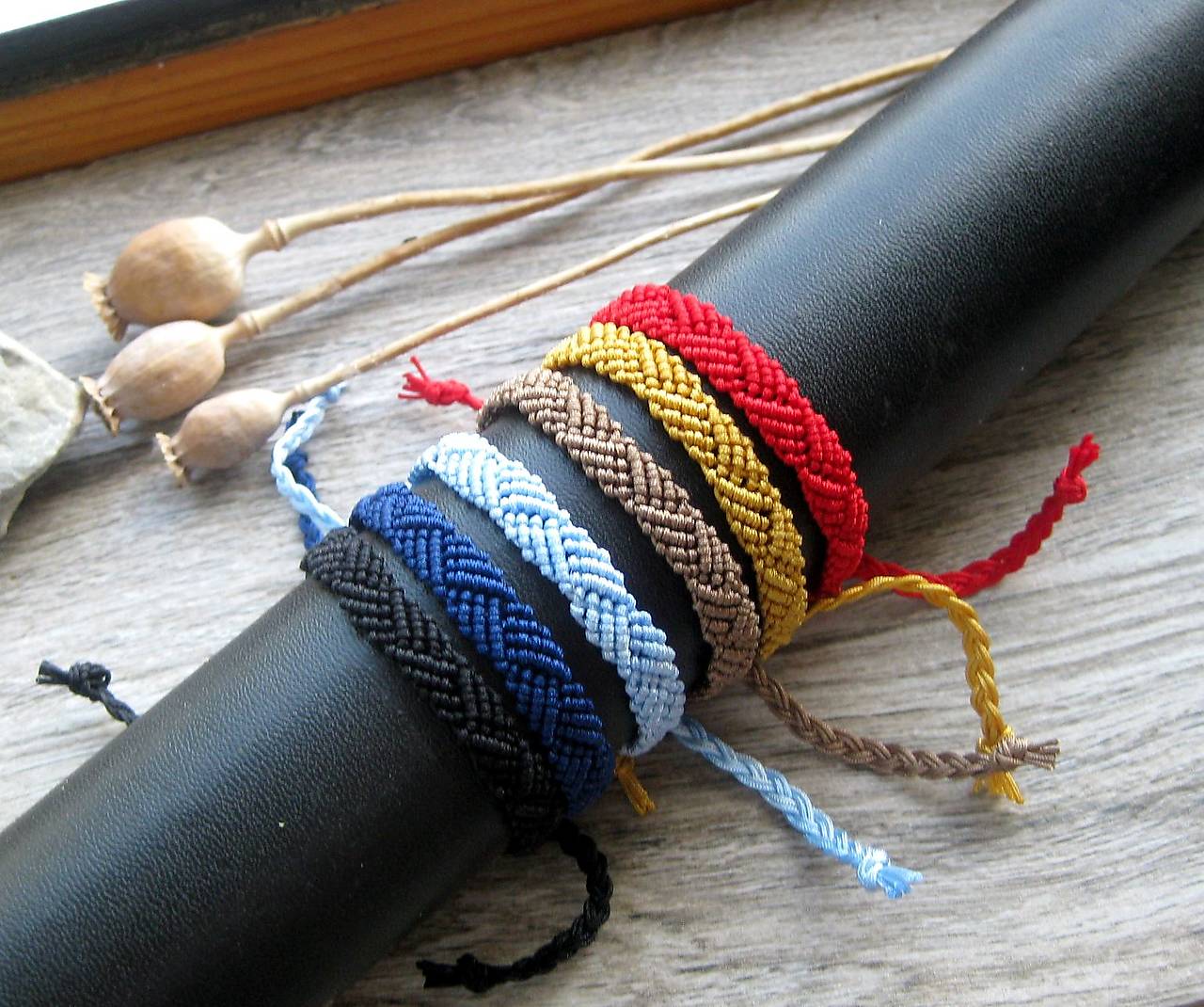 Pletený makramé náramok unisex na ruku alebo nohu