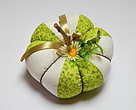 Dekorácie - Jesenná tekvička - väčšia, zeleno/biela s margarétkou - 15869217_