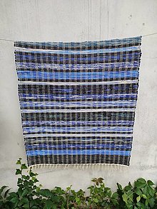 Úžitkový textil - Ručne tkaný koberec 80x130 cm, modrý mix - 15874212_