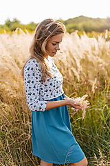 Oblečenie na dojčenie - Šaty na dojčenie s nazberkanou sukňou – modré kvietky - 15872666_