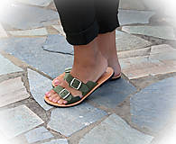 Ponožky, pančuchy, obuv - Kožené šľapky SAMARIA - tmavozelená farba - 15874173_