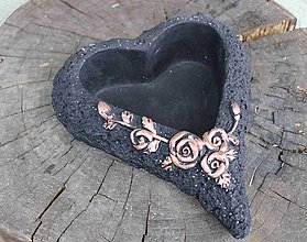 Iný materiál - Dušičky - obal Srdce s kvetom, čierna, cement - 15875313_