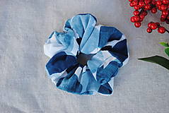 Ozdoby do vlasov - Scrunchie gumička modro-biela - 15879065_