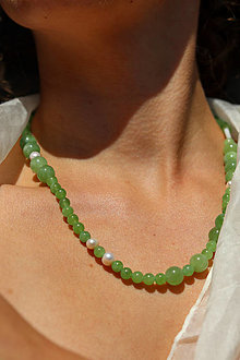 Náhrdelníky - náhrdelník jadeit a perly - 15880097_