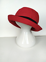 Čiapky, čelenky, klobúky - Červenočierny klobúk - 15883867_