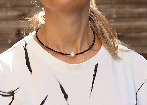 Náhrdelník choker spinel