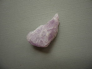Minerály - Surový kámen - kunzit 24 mm, č.48f - 15886446_