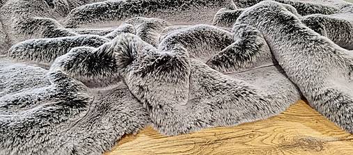 Textil - Kožušina umelá - Black Cream - cena za 10 cm - 15888467_