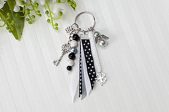 Kľúčenky - Kľúčenka - Čierna/biela s anjelikom - 15890699_