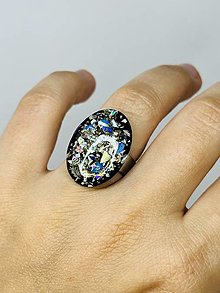 Prstene - Recyklované CD - holografický čierny oválny nastaviteľný prsteň - 15896112_
