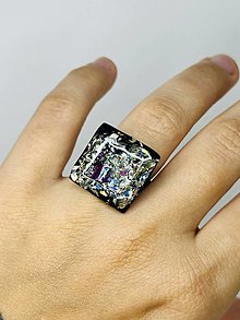 Prstene - Recyklované CD - holografický čierny štvorec nastaviteľný prsteň - 15896203_