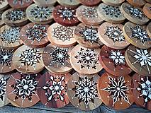 Dekorácie - Vianočná drevená dekorácia.... vločka mix - 15898085_