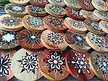 Dekorácie - Vianočná drevená dekorácia.... vločka mix - 15898086_