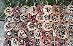 Dekorácie - Vianočná drevená dekorácia.... vločka mix - 15898122_