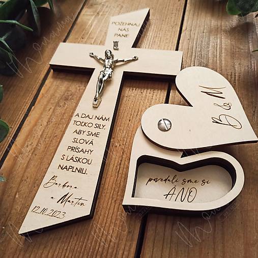 Dekorácie - SET Svadobný krížik (25 cm) a krabička na prstene - 15900884_