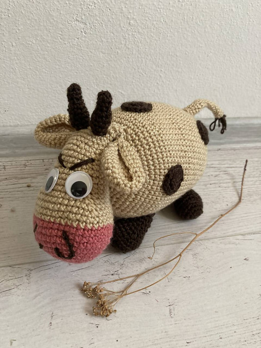 Hračky -  háčkovaná kravka/ krava - latte farba - 15903364_