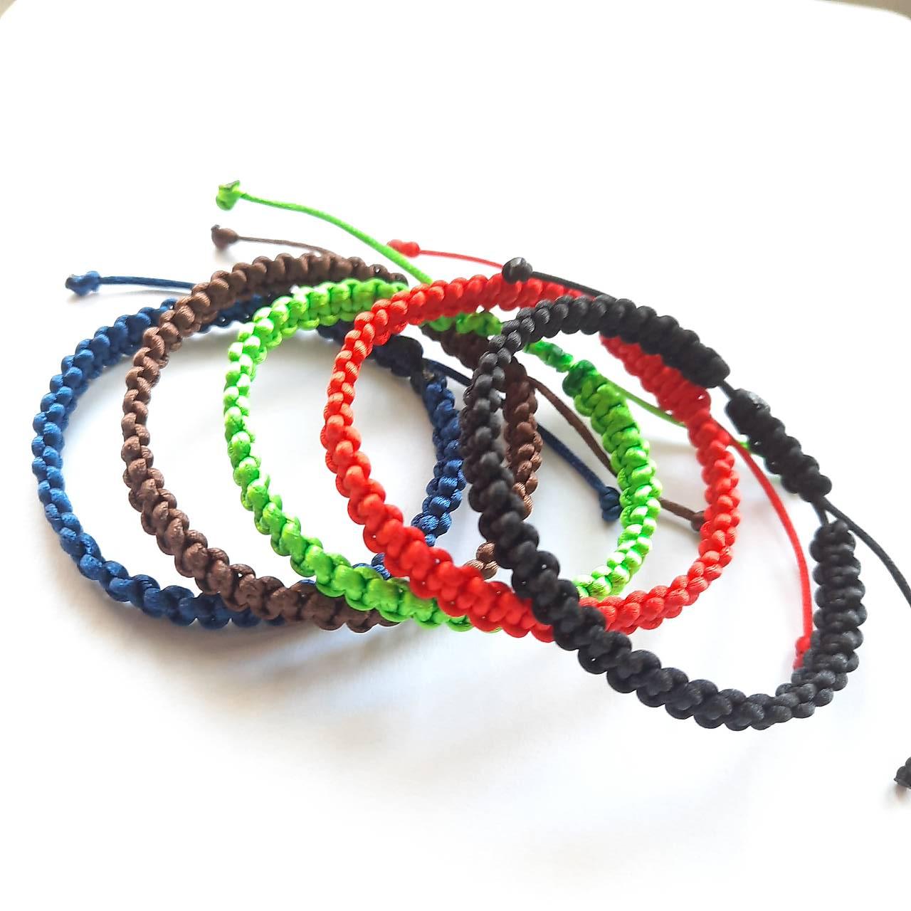 Makramé náramok-saténová šnúrka