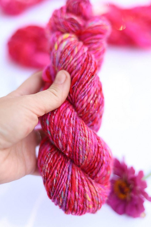 Ručne pradená efektná priadza-merino/hodváb/tencel vlna, na tkanie a pletenie - rôzne farby (73g/108m - ružová pestrá BARBIE 757)