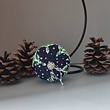 Dekorácie - Vianočná guľa z korálikov - priemer 7 cm - v krabičke - 15906013_