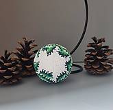 Dekorácie - Vianočná guľa z korálikov - priemer 7 cm - v krabičke - 15906014_