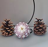 Dekorácie - Vianočná guľa z korálikov - priemer 7 cm - v krabičke - 15906087_