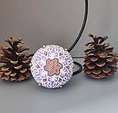 Dekorácie - Vianočná guľa z korálikov - priemer 7 cm - v krabičke - 15906088_