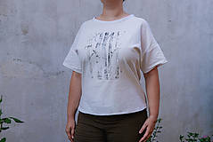 Topy, tričká, tielka - Šité tričko s linorytovou potlačou - Brezy - 15909795_