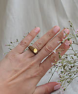 Prstene - drevený prsteň/ pozlatené očko - 15912962_