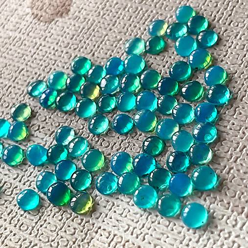 Minerály - Opál zelený/tyrkysový welo / drahý opál 4mm - 15915918_