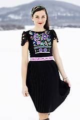 Šaty - Midi plisované čierne šaty Poľana - 15915469_