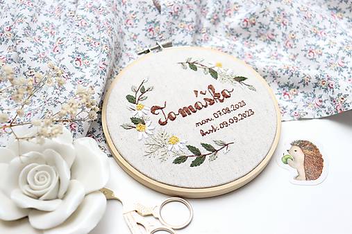 Dekorácie - Jemná výšivka Harmanček a lístky ♡ - 15917777_