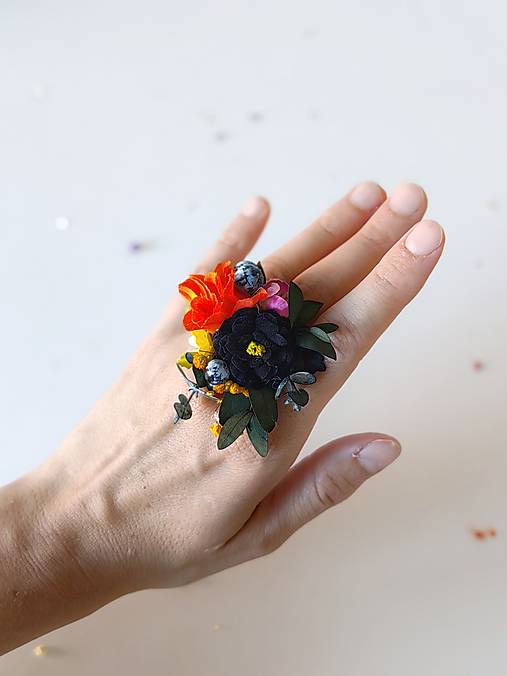 Kvetinový prstienok "oslava bytia"