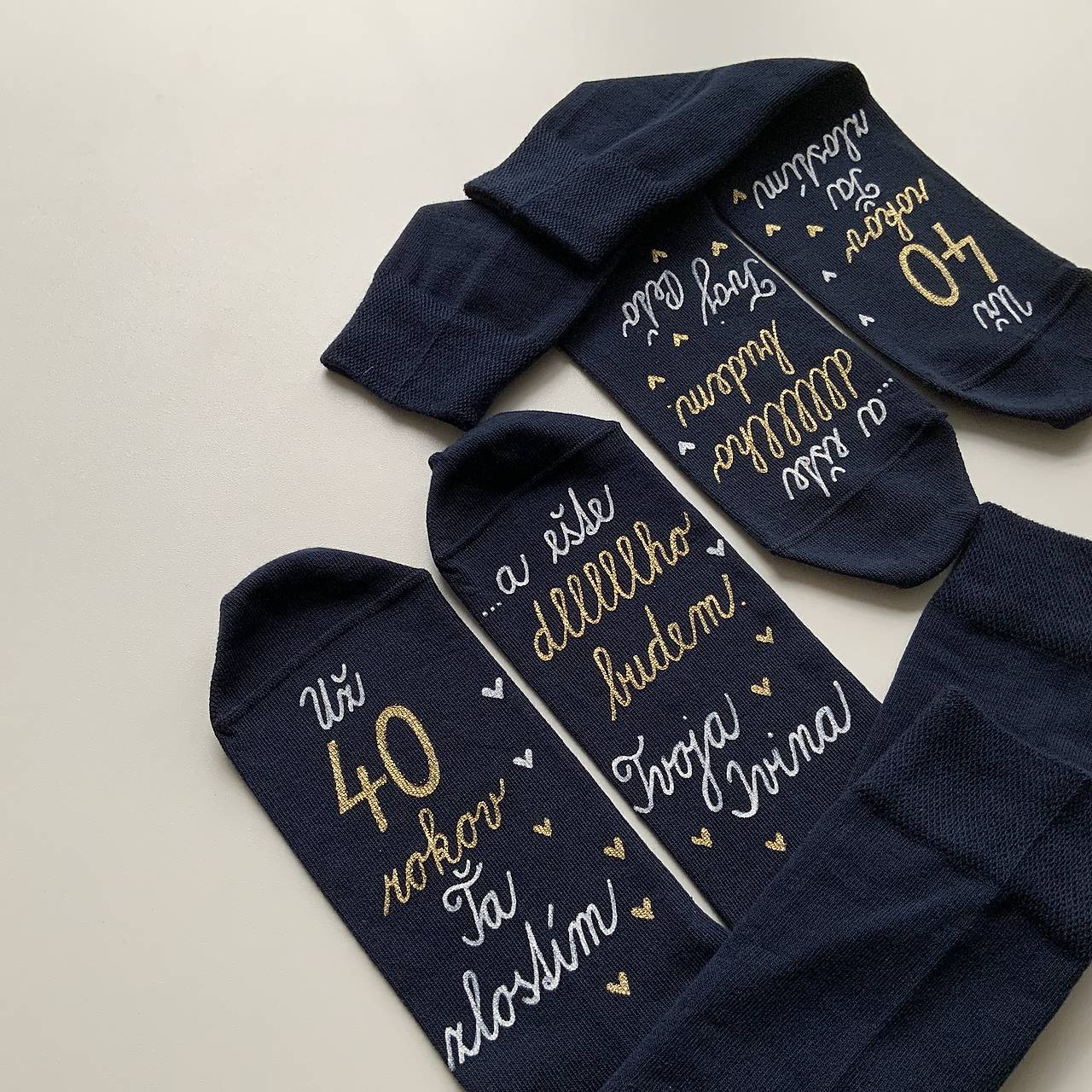 Maľované ponožky k výročiu SVADBY (sada tmavomodrých s menami)