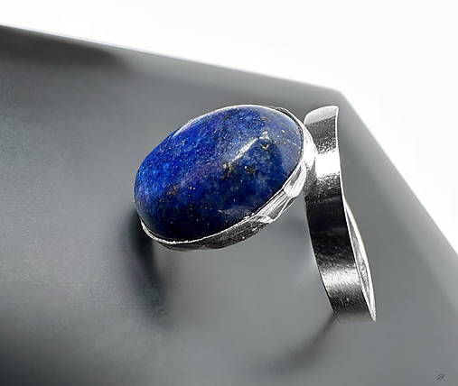 Nastaviteľný strieborný 925/1000 prsteň s lapis lazuli