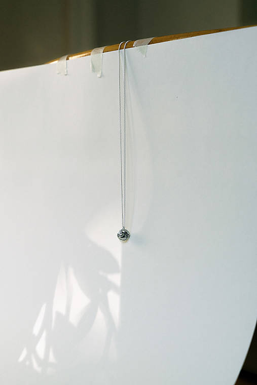 Strieborný náhrdelník s taveným príveskom