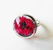 Prstene - Handmade živicový polguľový prsteň - cyklámenový kvet - 15922055_