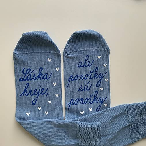 Maľované ponožky s nápisom “LÁSKA HREJE, ale ponožky sú ponožky :) (svetlomodré 35-38)