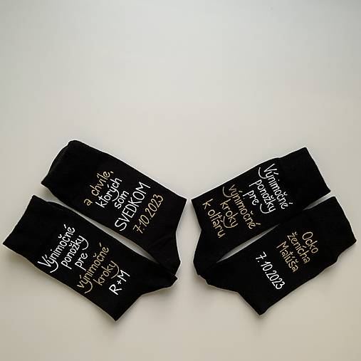 Maľované ponožky (pre svedka svadby čierne s nápisom nad členkom aj s iniciálami a dátumom svadby)