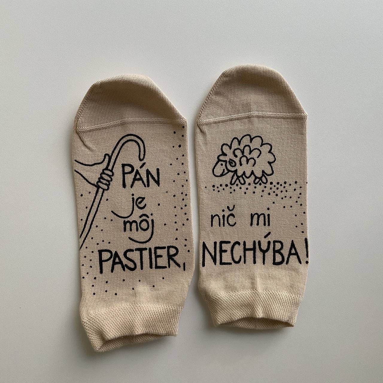 Motivačné maľované ponožky s nápisom: "Pán je môj pastier!" (béžové členkové)