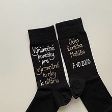Ponožky, pančuchy, obuv - Maľované ponožky pre ocka ženícha čierne s nápisom nad členkom - 15922774_