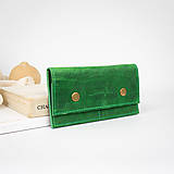 Peňaženky - Kožená midi peňaženka (crazy green) - 15925679_