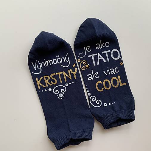 Maľované ponožky pre KRSTNÉHO, ktorý je výnimočný a COOL tmavomodré členkové v bielo zlatej