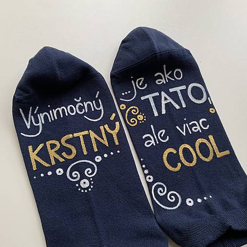 Maľované ponožky pre KRSTNÉHO, ktorý je výnimočný a COOL tmavomodré členkové v bielo zlatej