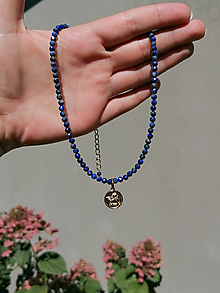 Náhrdelníky - Náhrdelník z lapis lazuli s anjelskou mincou - 15929427_