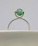 Prstene - Minimalistický strieborný prsteň s minerálom (jadeit) - 15931829_