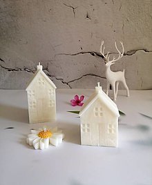 Sviečky - Vianočná sviečka domček (Menší biely) - 15931355_