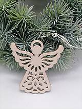 Dekorácie - Vianočná prírodná ozdoba na stromček z preglejky anjelik - 15933435_